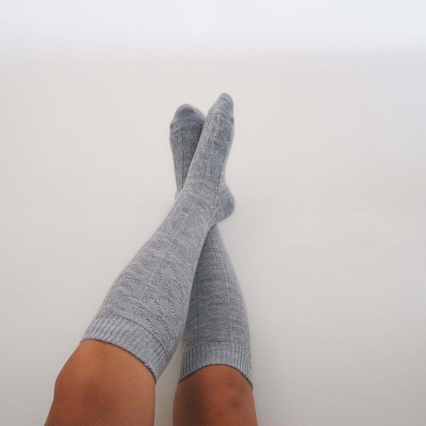 Women's Wool Knee High Socks / Black-Light Gray-Dark Gray
