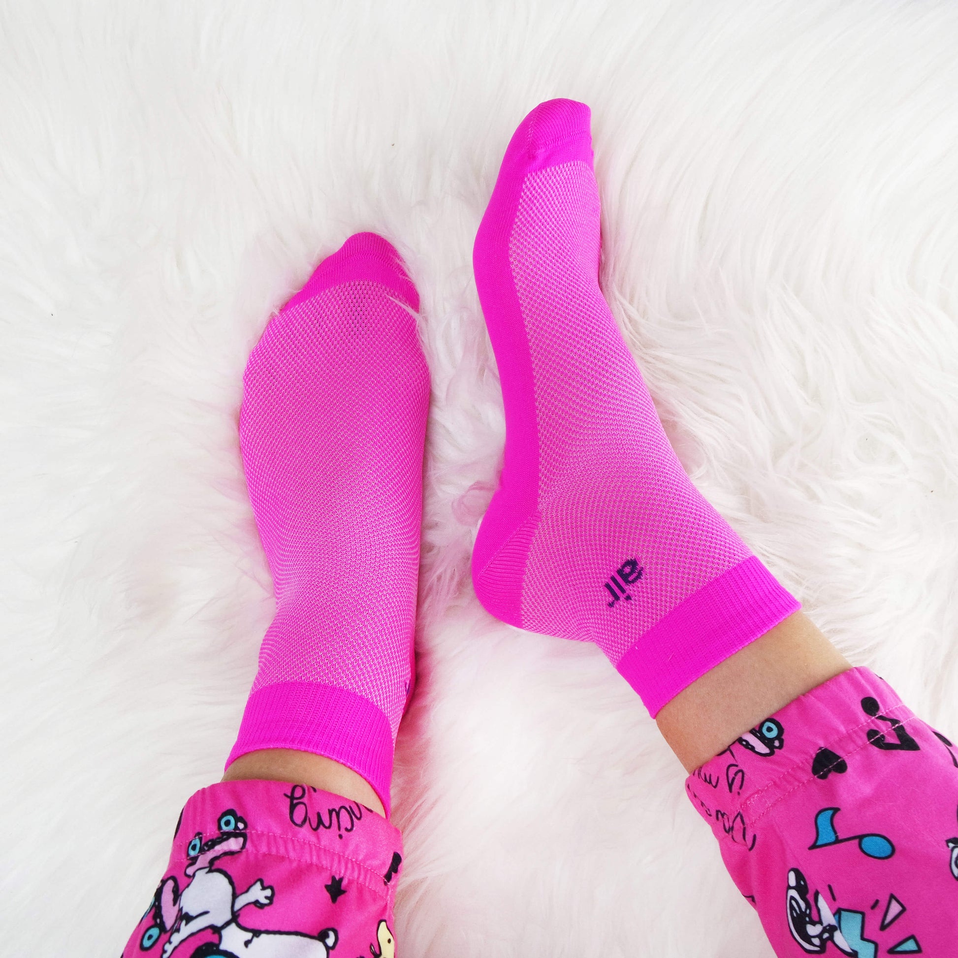 Performance-oriented low-cut socks for women, designed to keep feet fresh and dry with advanced air circulation.