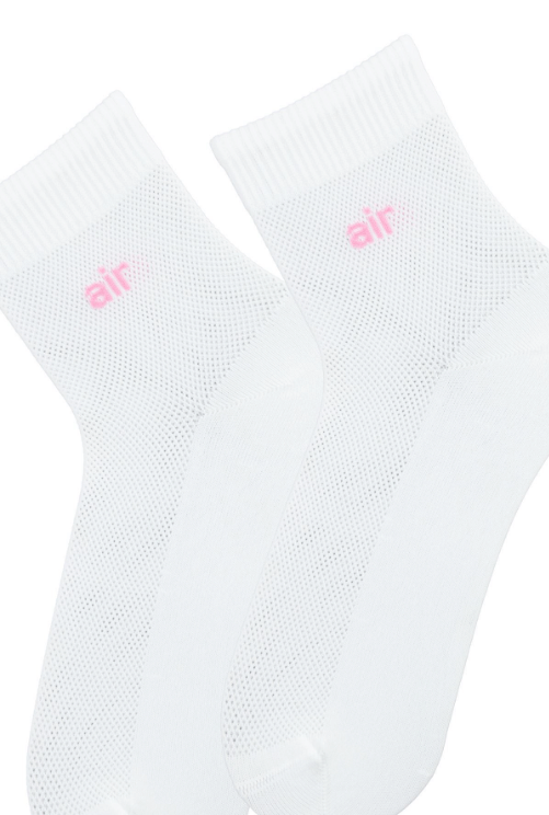 featuring women's low-cut socks designed for high-performance activities, incorporating airflow technology for added comfort