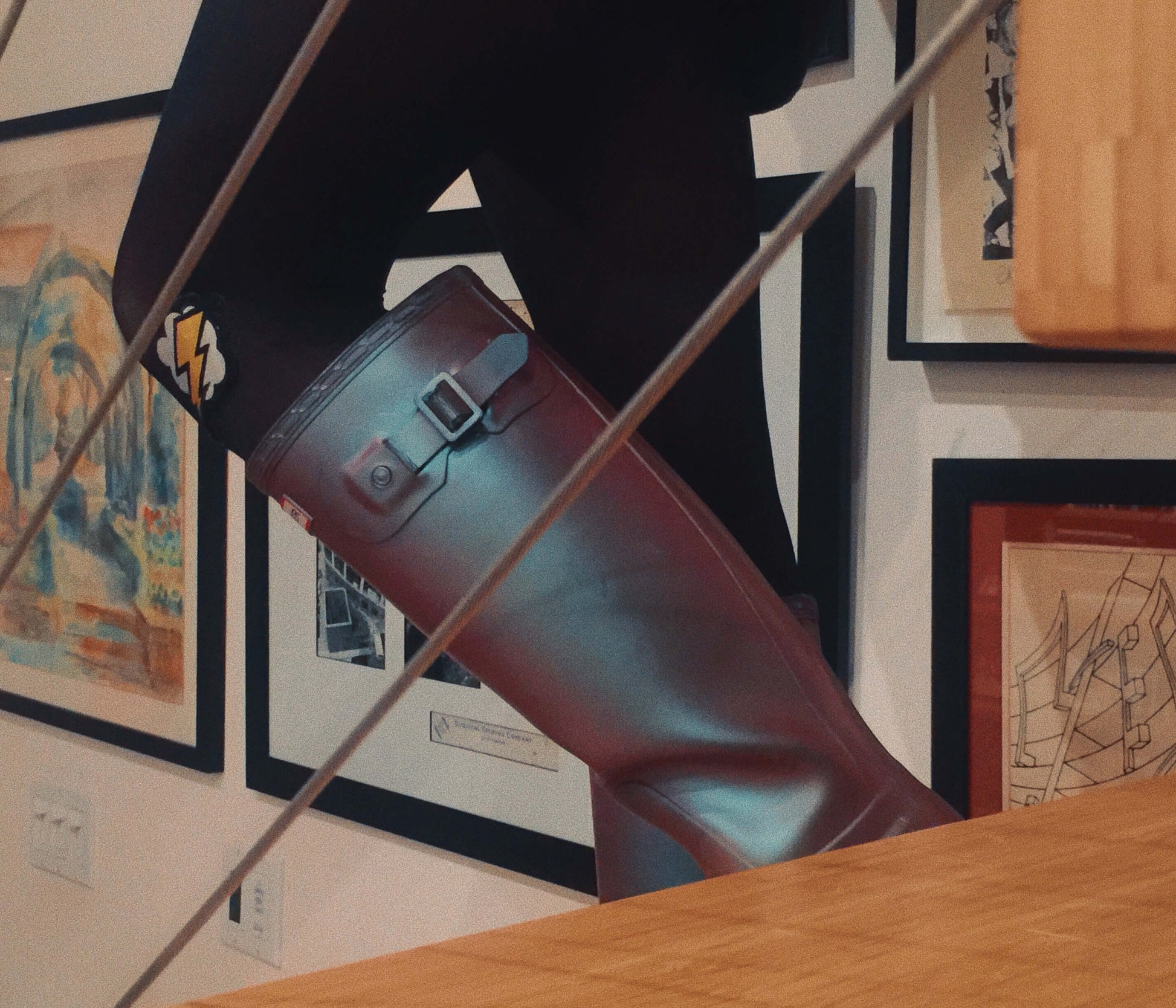 Sequined tights inspired by the world of pop art, featuring eye-catching designs and shimmering details.