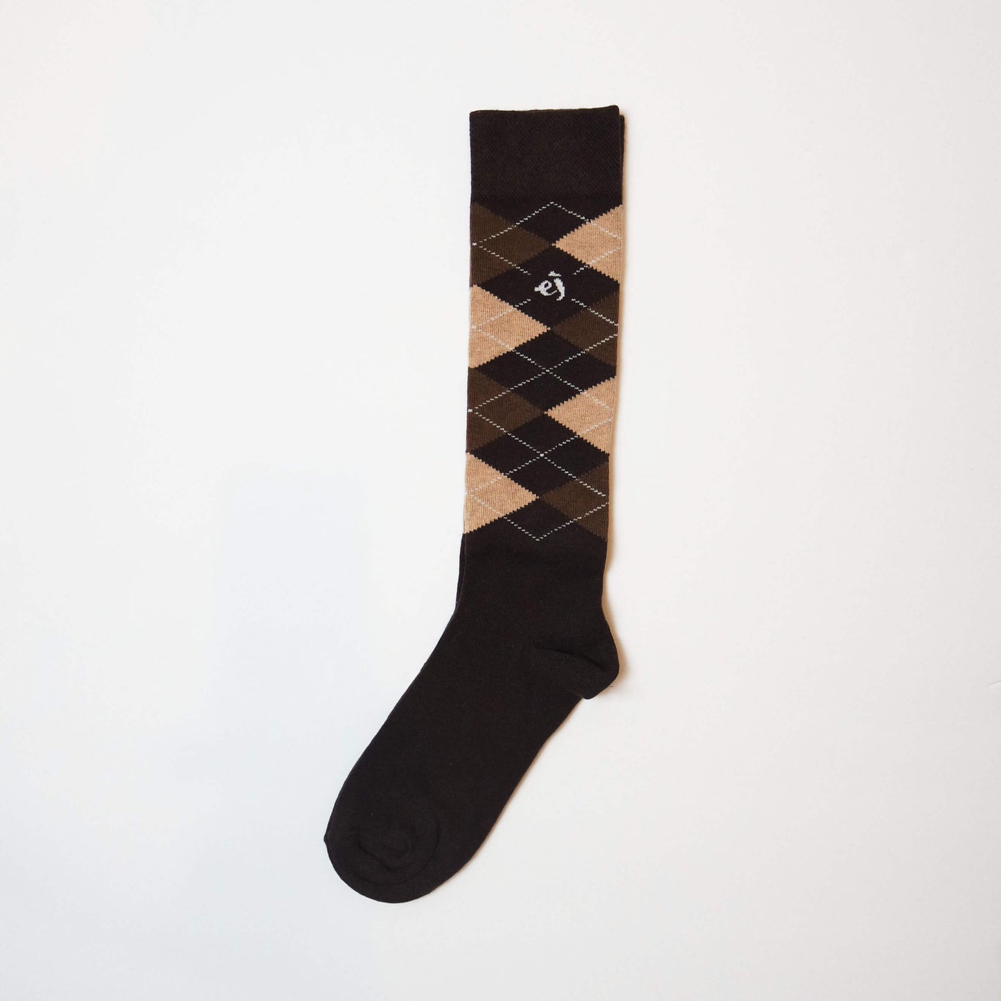 Knee-high socks for women with a cheerful and lively argyle pattern, suitable for both casual and formal occasions.